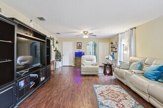 9703 33rd Ave E in Palmetto, FL - Building Photo - Building Photo