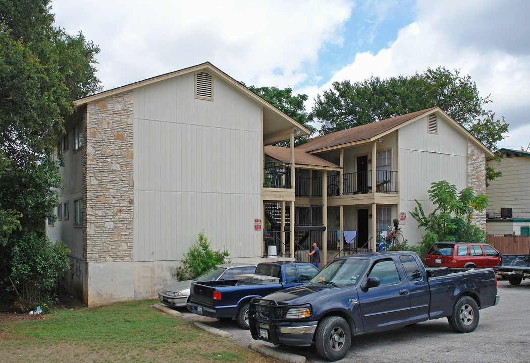 2620 Ektom Dr in Austin, TX - Building Photo