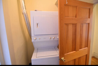 1410 Beacon St, Unit 3 in Brookline, MA - Building Photo - Building Photo