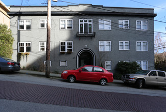 53 4th St in New Westminster, BC - Building Photo - Primary Photo