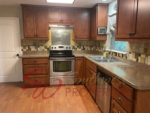 585 N Charlotte Ave in Stephenville, TX - Building Photo - Building Photo