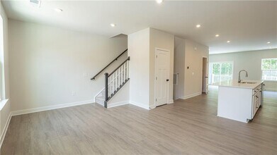 961 Woods Chapel Rd in Sugar Hill, GA - Building Photo - Building Photo