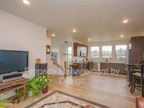1371 Keosauqua Way in Des Moines, IA - Building Photo - Building Photo