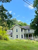 20 Collins Rd, Unit 20 in Canton, CT - Building Photo