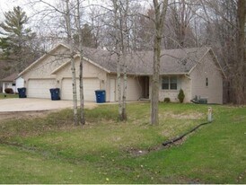 13501 Velp Ave, Unit 13501 Velp Ave in Suamico, WI - Building Photo