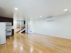 211 6th St in Pacific Grove, CA - Building Photo - Building Photo