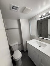 4111 Stirling Rd, Unit 109 in Davie, FL - Building Photo - Building Photo