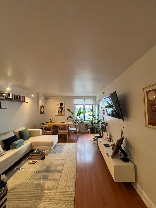 1420 N St NW in Washington, DC - Building Photo - Building Photo