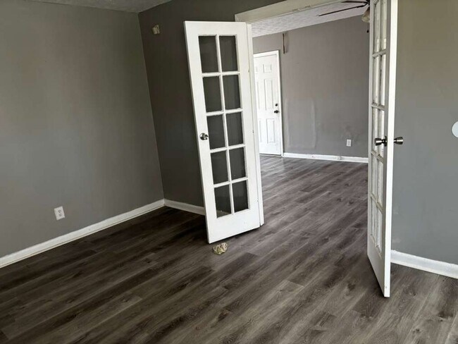 6521 Cissna Dr in Fayetteville, NC - Foto de edificio - Building Photo