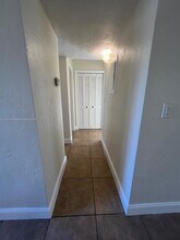 1650 S Le Jeune Rd, Unit 204 in Coral Gables, FL - Building Photo - Building Photo