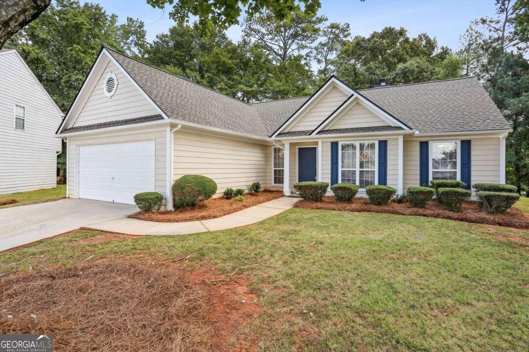 859 Springchase Dr in Austell, GA - Building Photo