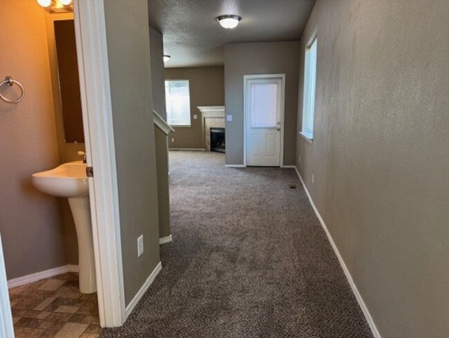 471 SW Garfield Ave-Unit -Gar471- 300 in Bend, OR - Foto de edificio - Building Photo
