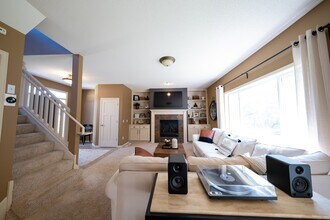 15863 Kendale Dr in Lakeville, MN - Building Photo - Building Photo