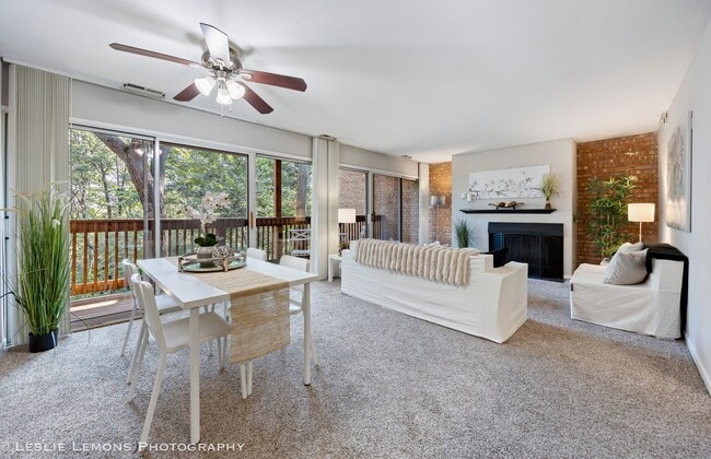 5811 Oakwood Dr in Lisle, IL - Building Photo - Building Photo