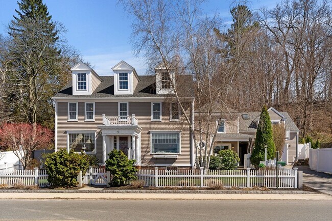 452 Main St in Amesbury, MA - Building Photo - Building Photo