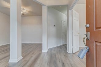 10210 Thornmont Ln in Houston, TX - Building Photo - Building Photo