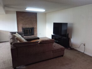 12000 SE 73rd Pl in Newcastle, WA - Building Photo - Building Photo