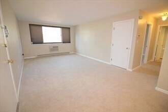 1323 Worcester Rd, Unit E7 in Framingham, MA - Building Photo - Building Photo