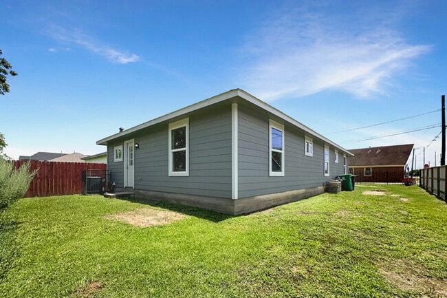 9803 Mimbrough St in Houston, TX - Building Photo - Building Photo