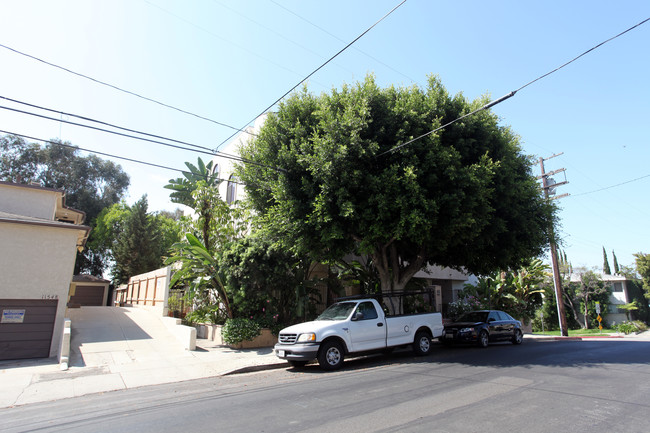 11558 Rochester Ave in Los Angeles, CA - Building Photo - Building Photo