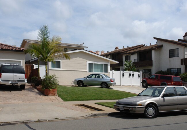 1816-1820 Diamond St in San Diego, CA - Foto de edificio - Building Photo