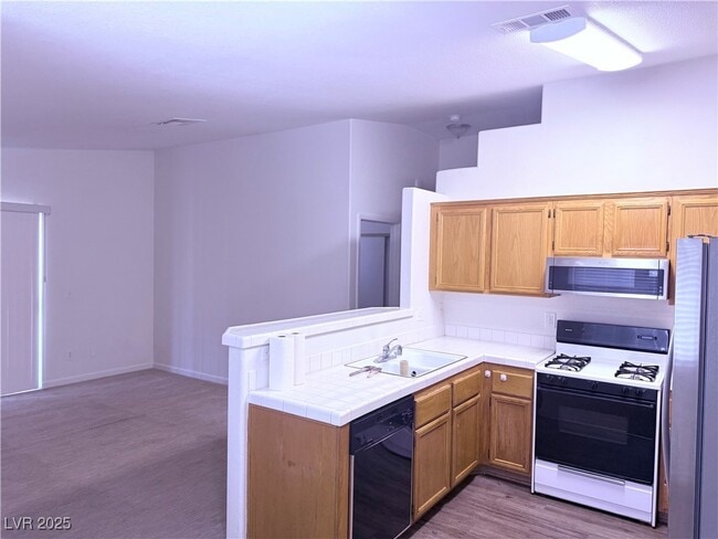 property at 2110 Los Feliz St