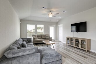 5638 Madden Ln in Houston, TX - Building Photo - Building Photo