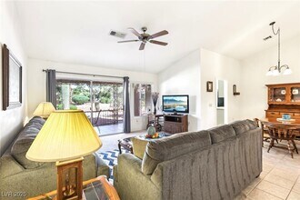 3013 Sungold Dr in Las Vegas, NV - Foto de edificio - Building Photo