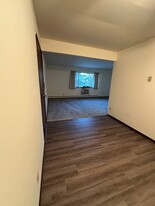 2079 Emery Ct, Unit 7 Apartments