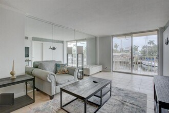 1777 SE 15th St in Fort Lauderdale, FL - Foto de edificio - Building Photo