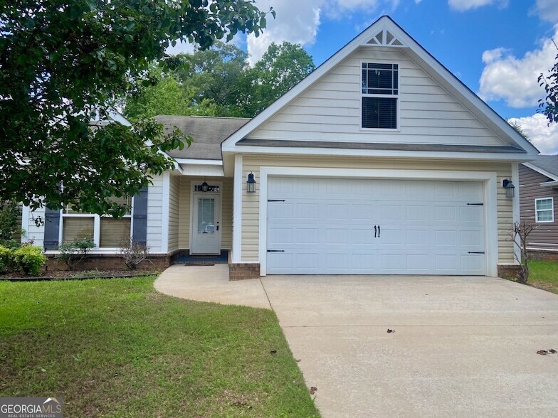 313 Madison Pl Pkwy in Byron, GA - Building Photo