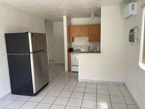 5100 NW 23rd Ave in Miami, FL - Foto de edificio - Building Photo