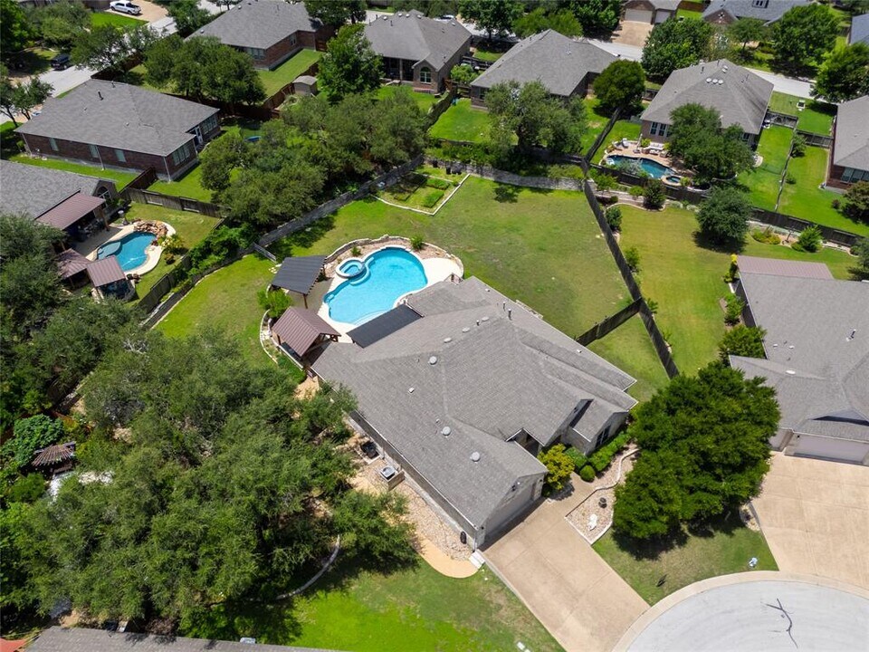 208 Raindance Cove in Austin, TX - Building Photo