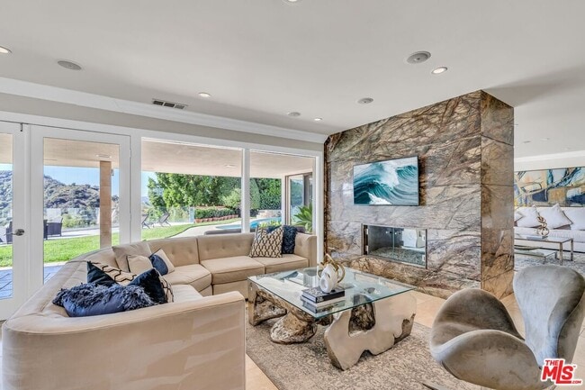 property at 2177 Summitridge Dr