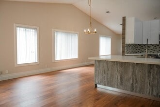 1261 Majesty Terrace in Weston, FL - Building Photo - Building Photo