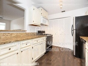2408 Country Park Dr in Smyrna, GA - Building Photo - Building Photo