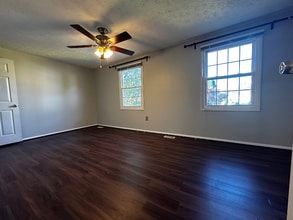 14505 Farmcrest Pl in Silver Spring, MD - Building Photo - Building Photo