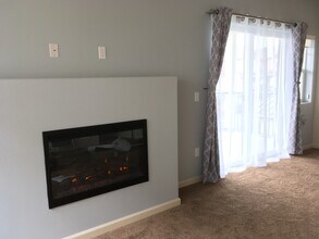 590 NW Lost Springs Ter, Unit 202 in Portland, OR - Building Photo - Building Photo