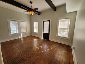 113 Vitra Pl-Unit -Unit 1 in San Antonio, TX - Building Photo - Building Photo