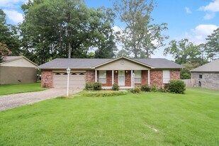 2906 Tara in Benton, AR - Building Photo
