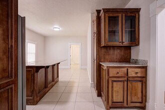 1005 Classen Blvd in Norman, OK - Building Photo - Building Photo