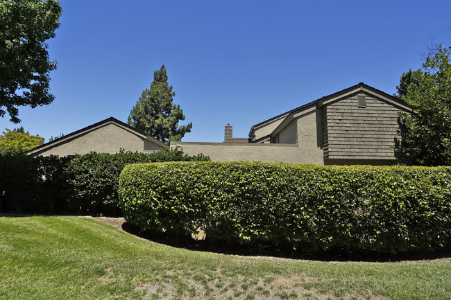 1694 Sandyrock Ln in San Jose, CA - Foto de edificio - Building Photo