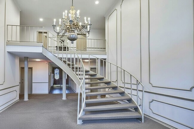 property at 2822 Briarhurst Dr