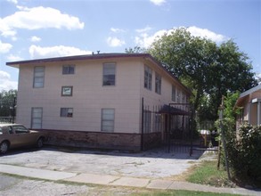 3514 Attucks St in Houston, TX - Foto de edificio - Building Photo