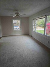 8570 Country Club Dr in Pinckney, MI - Building Photo - Building Photo