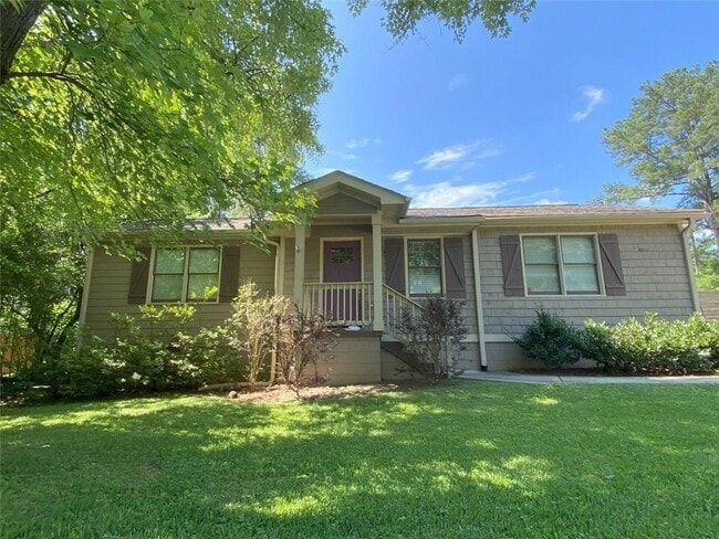 property at 1076 Dell Ave SE