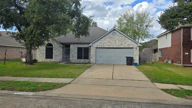 15310 Gatesbury Dr in Houston, TX - Building Photo - Building Photo