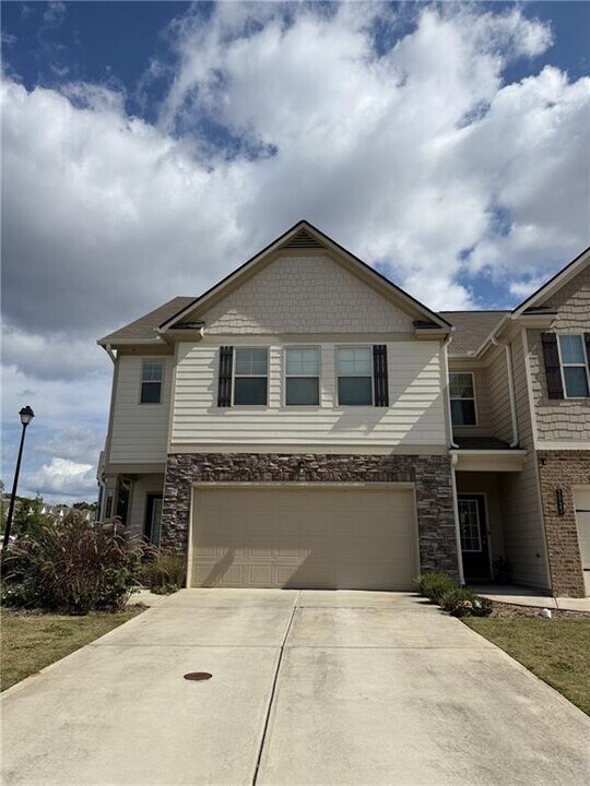 3619 Cyn Spgs Dr in Oakwood, GA - Building Photo