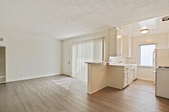 1231 12th St. in Santa Monica. Steps to Wilshire Blvd! in Santa Monica, CA - Building Photo - Building Photo