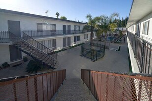 20445 Saticoy St in Los Angeles, CA - Building Photo